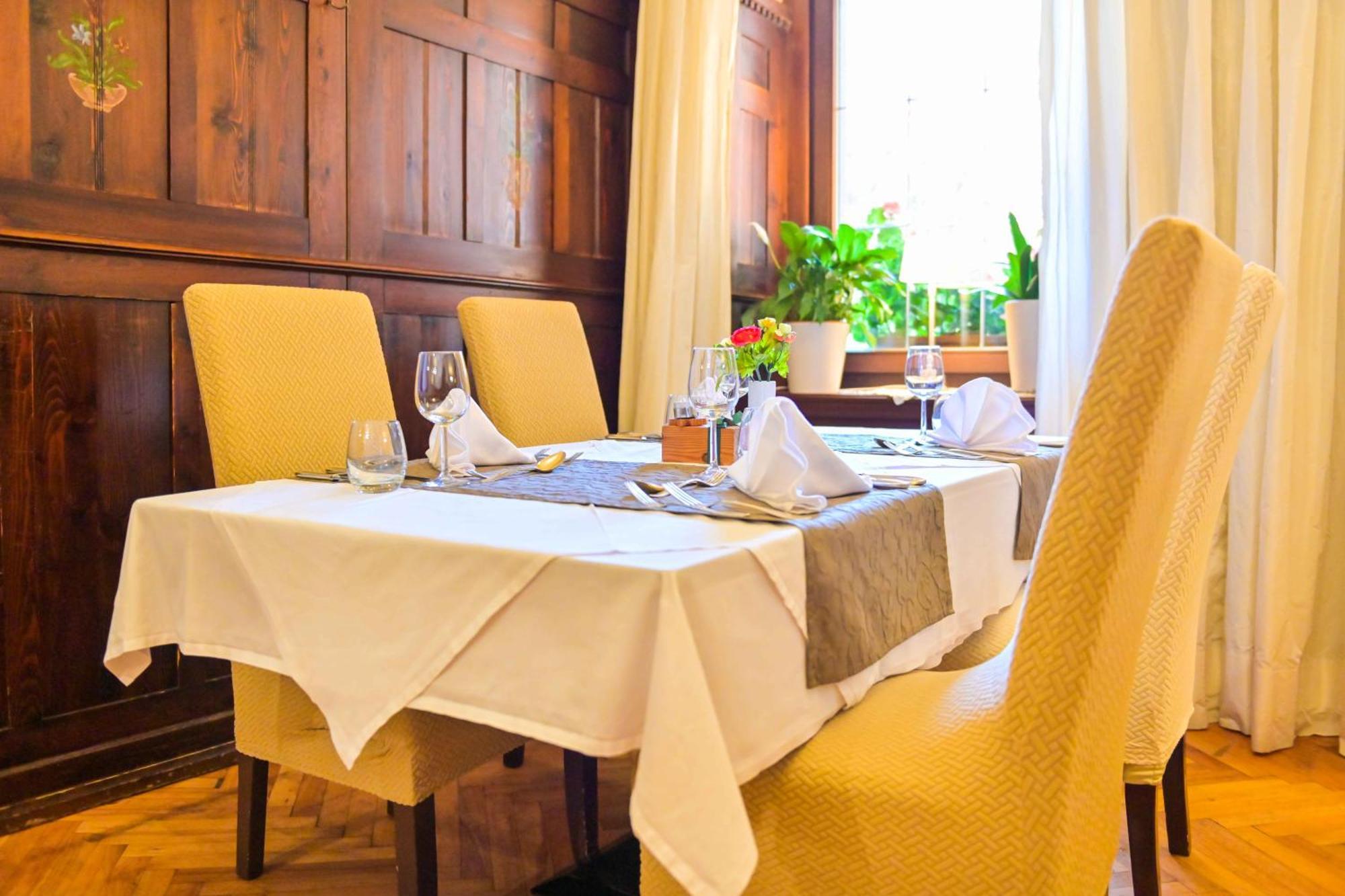 Alber Hotel 3*